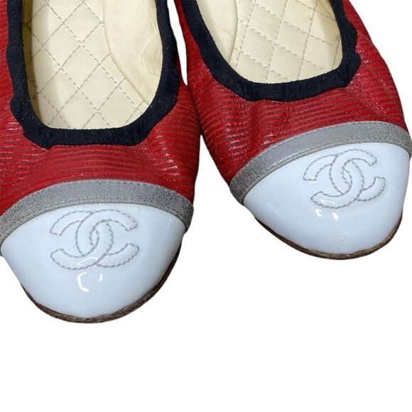 Chanel Cap Toe CC Ballet Flats EU 38.5 Red White Suede Ballerina US 8 - Picture 3 of 9